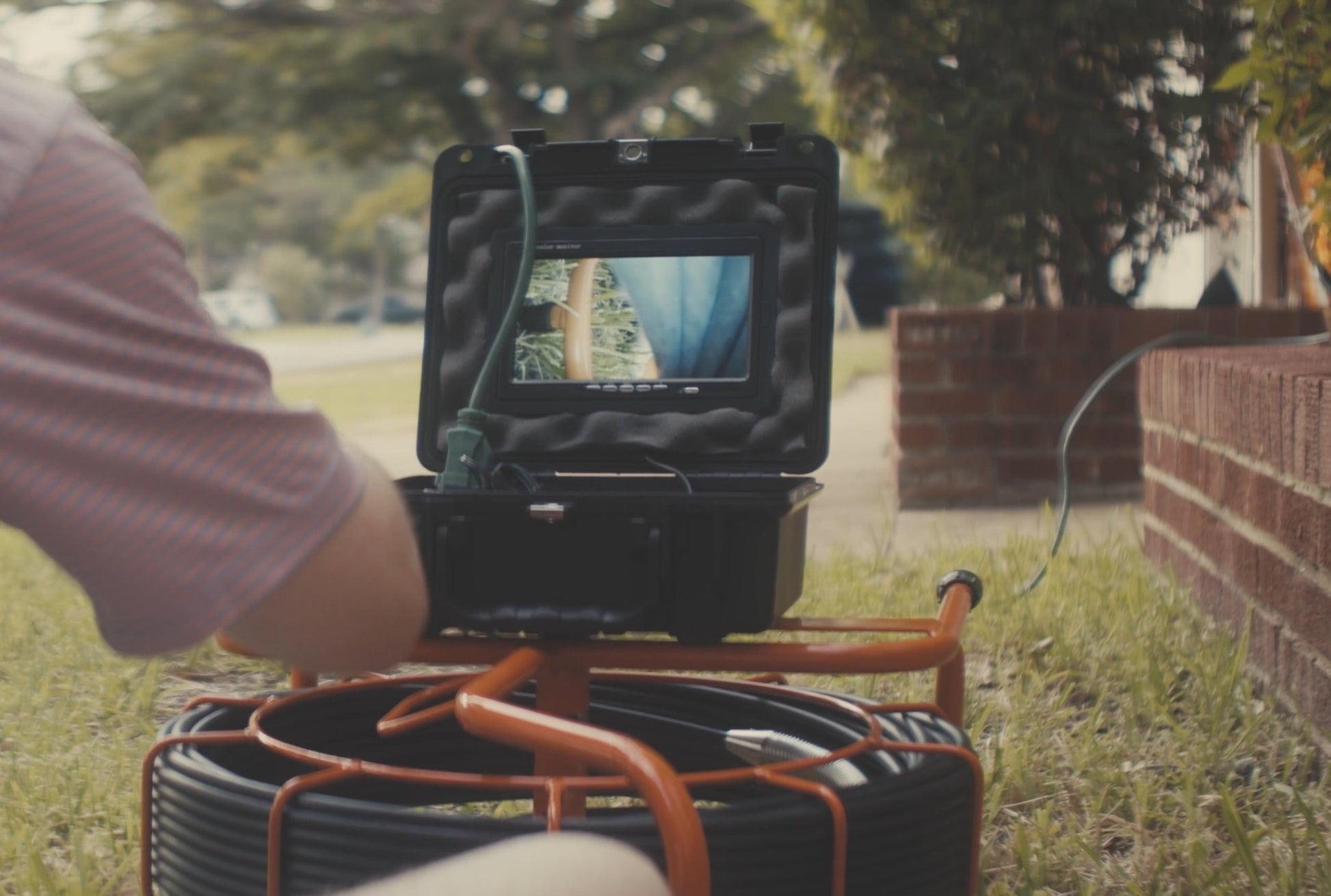Model 1500S in use laying down outside